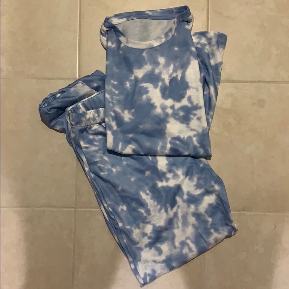 Tie dye set! Short sleeve top with pants
